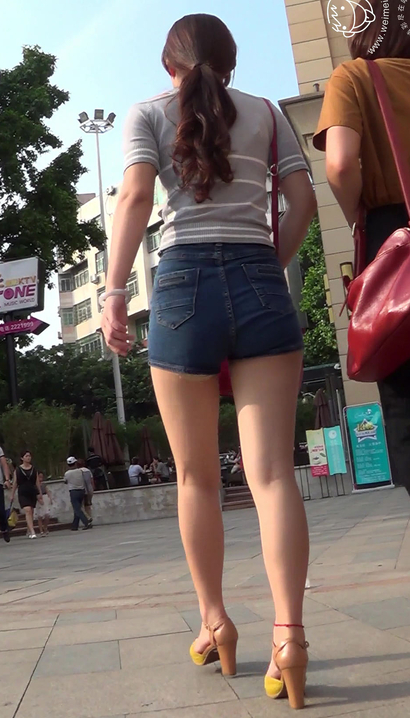 一个俏丽多姿的包臀裙低腰裤高跟鞋mm[vd1.01-FV52]