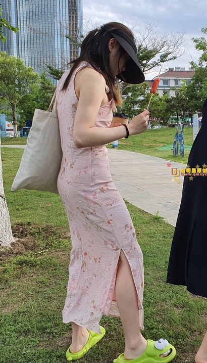 粉色长裙（16P），上海街拍[QZ·140hu]