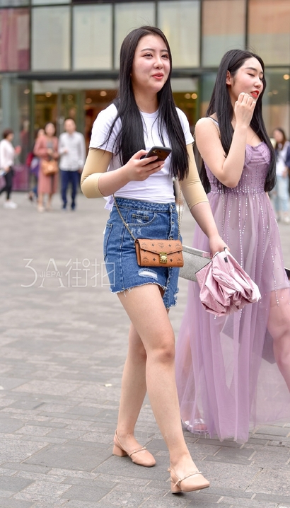 街拍温婉娴淑的时髦热裤丰臀御姐，精品街拍[RK·532vn]