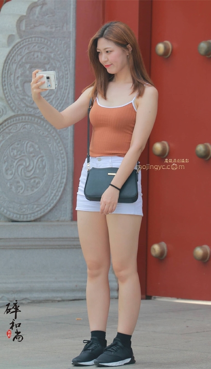 三个美女自己看（50P），街拍极品[RK·815fo]