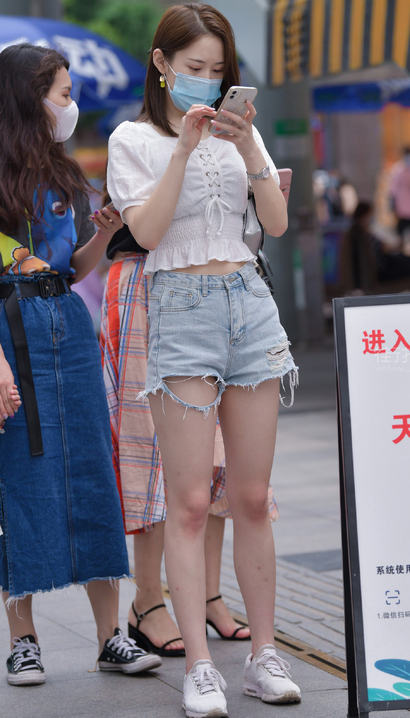 超喜欢这样秀气的姑娘，最新街拍[RK·872qb]