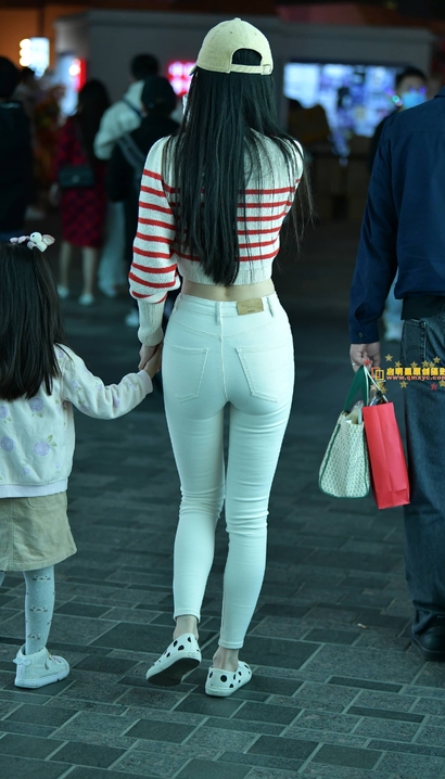 白裤，美女，街拍第一站[JSK·684tu]