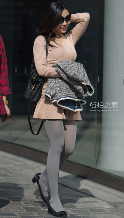 灰丝，街拍美女[661iv]