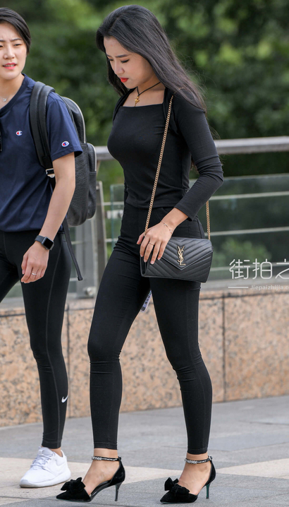 街拍黑色紧身裤细高跟MM，重庆街拍[149xr]